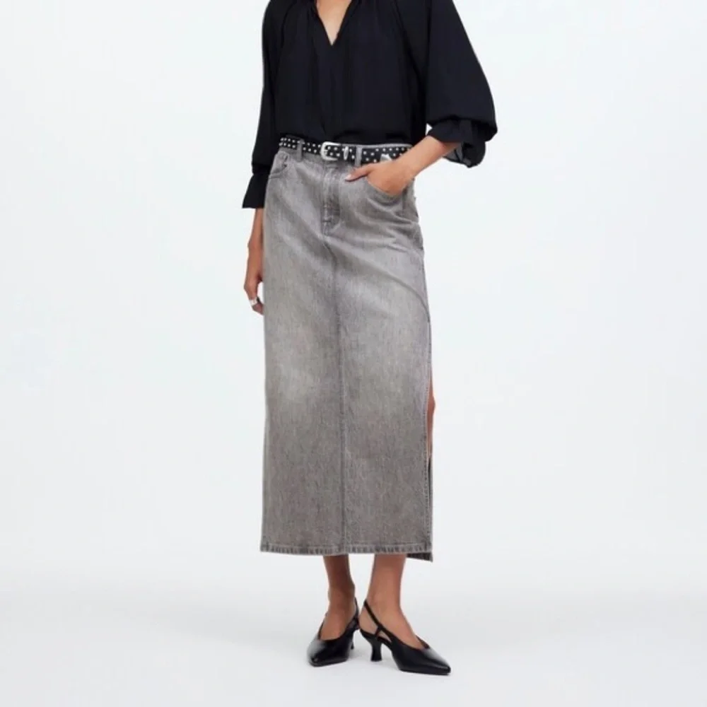 Madewell Denim Side-Slit Midi Skirt in Hallandale Wash Size 32